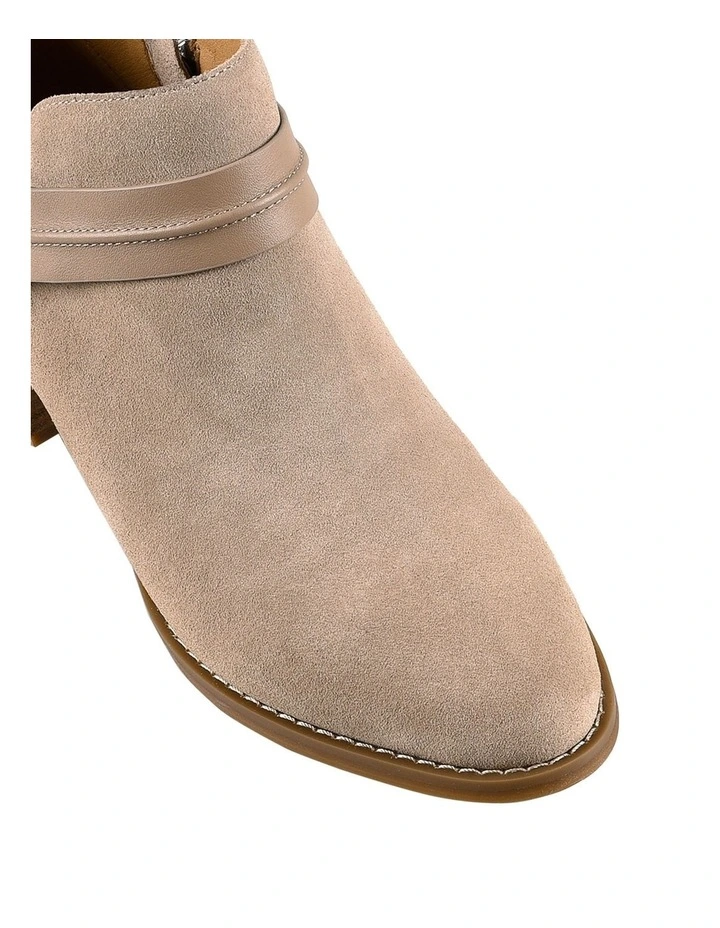 Chimney Boot in Taupe