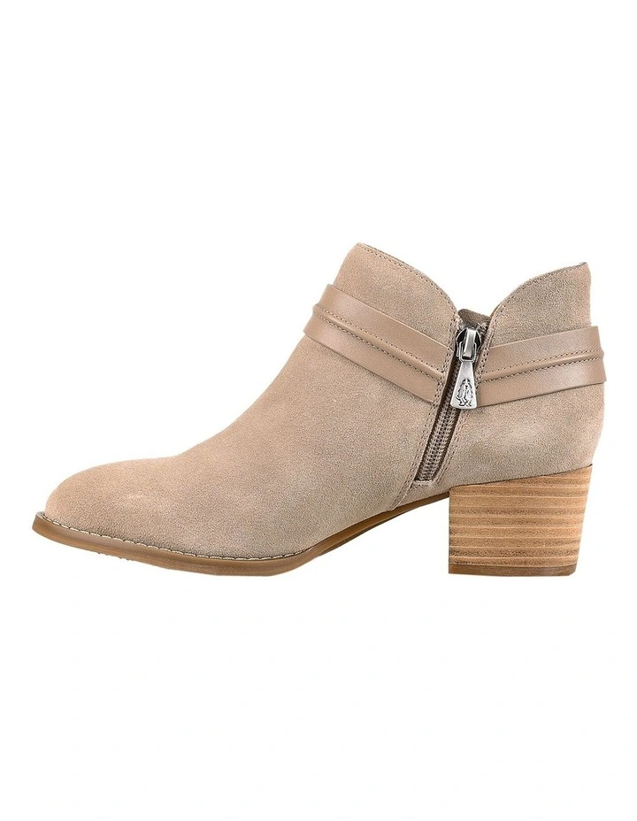 Chimney Boot in Taupe