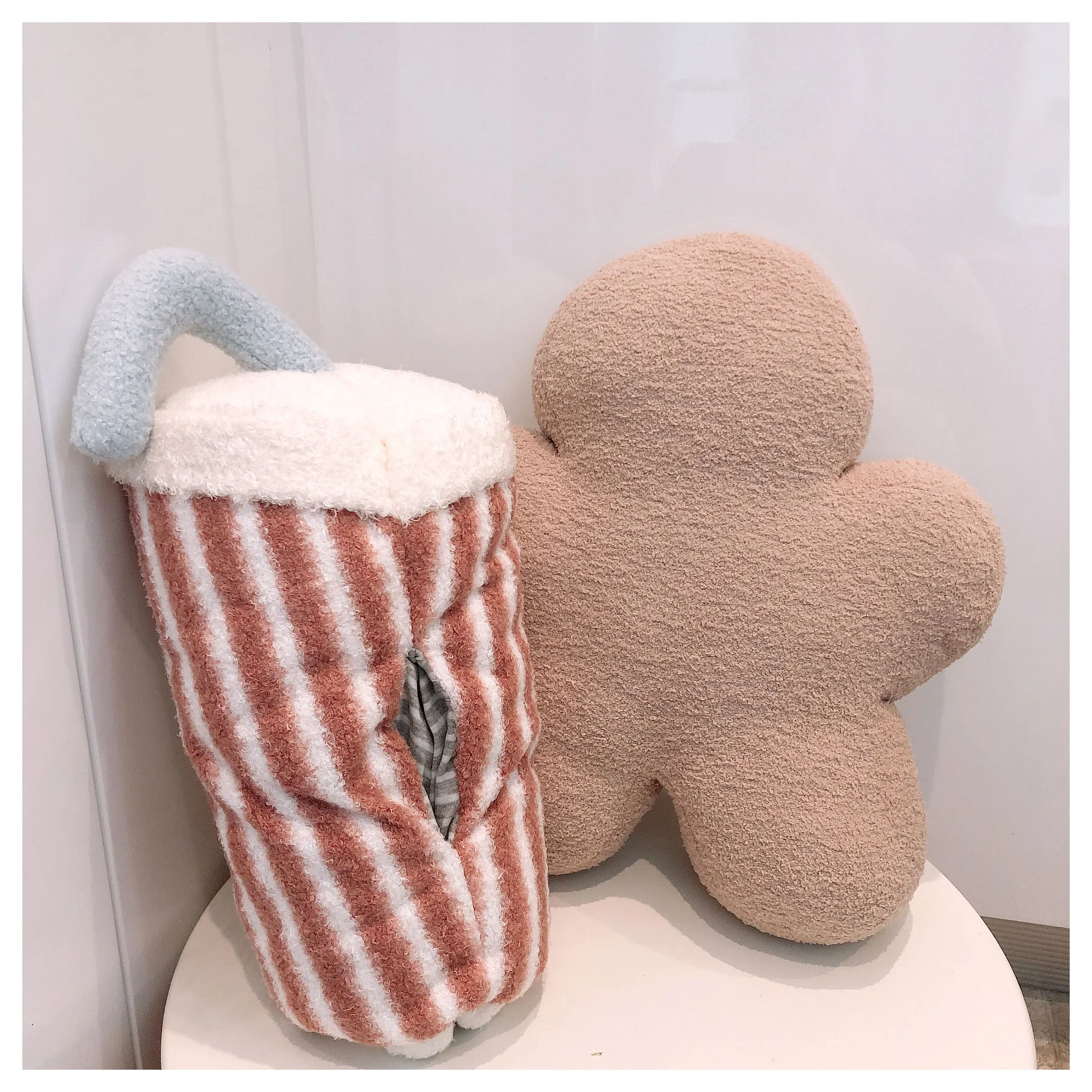 GP style gingerman pillow & coke tissue box