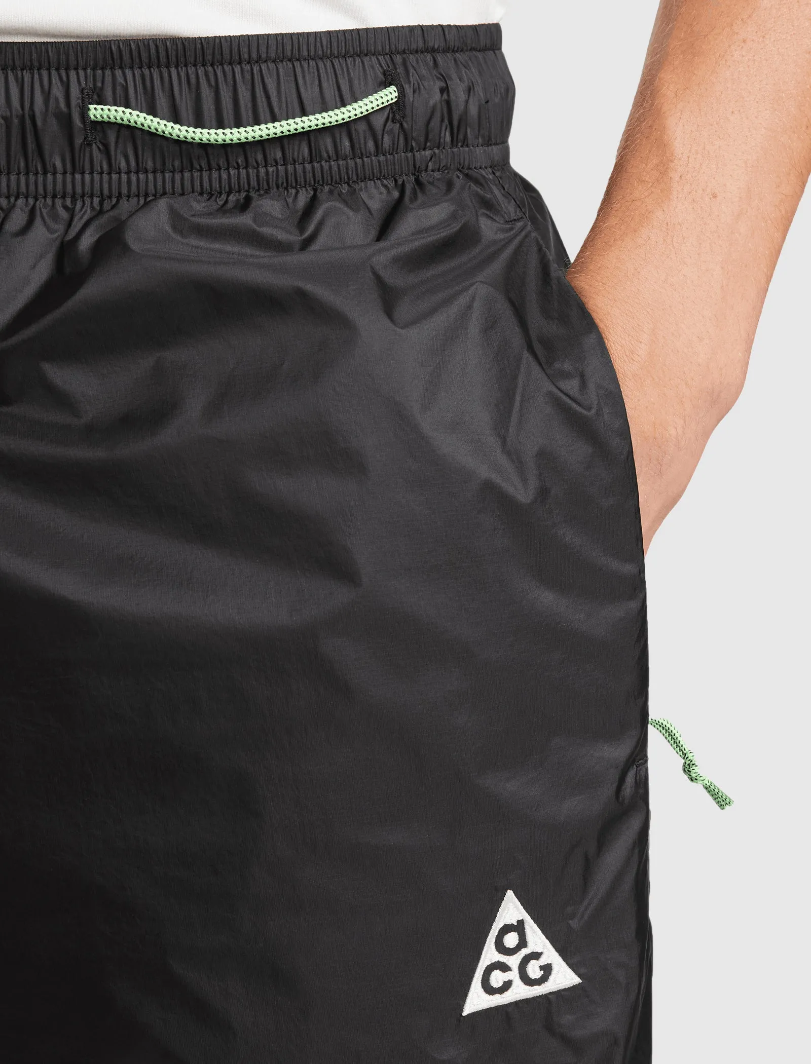 NIKE ACG WINDSHELL PANT   BLACK